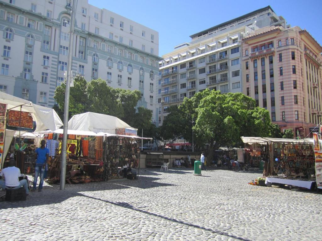 At Greenmarket Place ケープタウン エクステリア 写真